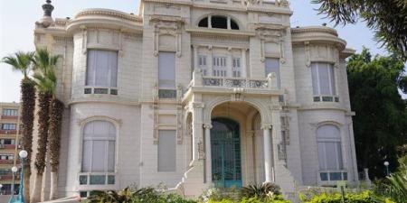 خبير بريطاني بجراحة قلب الأطفال يزور مستشفيات جامعة عين شمس لإجراء مناظرات متخصصة