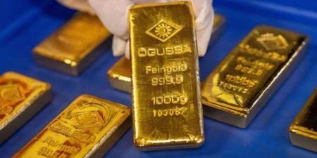 الذهب ينخفض بأكثر من 1% متأثرا بتوقعات رفع الفائدة الأمريكية