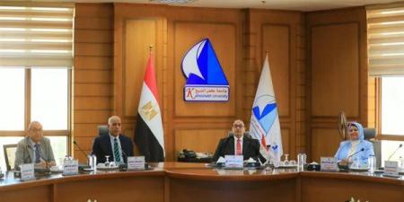 جامعة كفر الشيخ تناقش خطط تطوير البرامج الأكاديمية والبحث العلمي (صور)