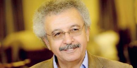 الشاعر والروائي الفلسطيني إبراهيم نصر الله يهدي جائزة “نيوستاد” العالمية لغزة