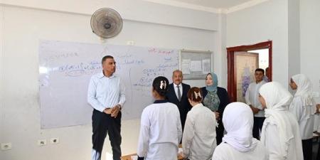 محافظ جنوب سيناء يتفقد مدرسة الشهيد عمرو شكري خلف الإعدادية بنات