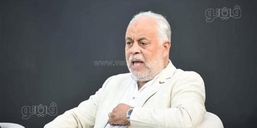 أخبار
      الفن
      اليوم:
      هشام
      ربيع
      يظهر
      مع
      زوجته
      الأولى
      بعد
      انفصاله
      عن
      بوسي..
      وتغريم
      الشركة
      المنتجة
      لـ
      "بطن
      الحوت"
      100
      ألف
      جنيه