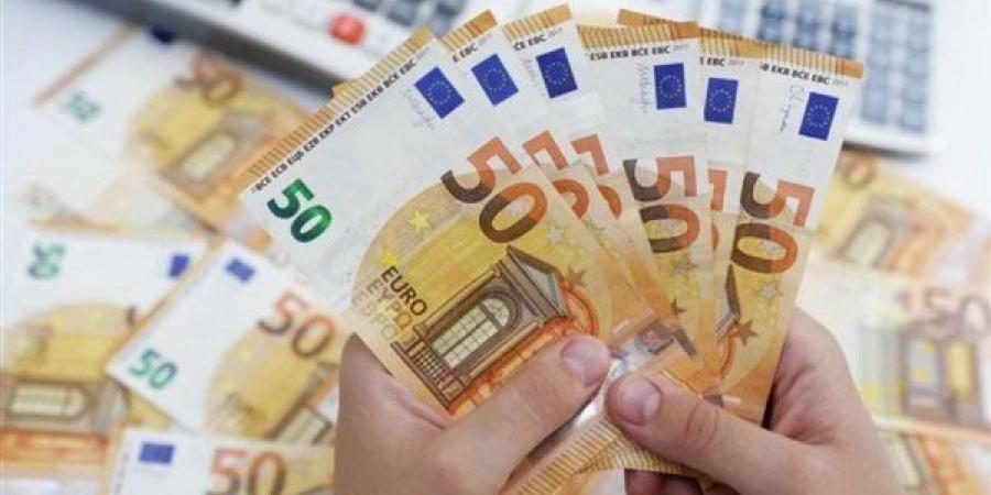 سعر
      اليورو
      مقابل
      الجنيه
      المصري
      مساء
      اليوم
      الجمعة
      24-11-2023