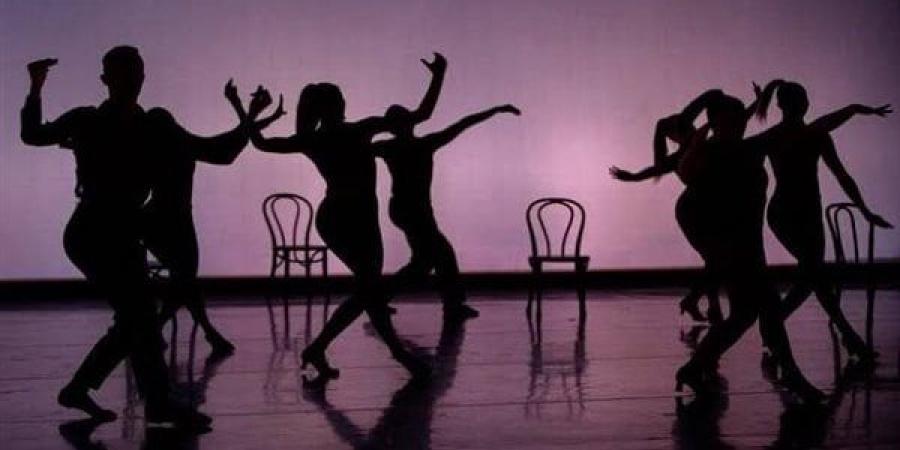 ضبط
      الراقصة
      فرسة
      في
      أحد
      الكباريهات