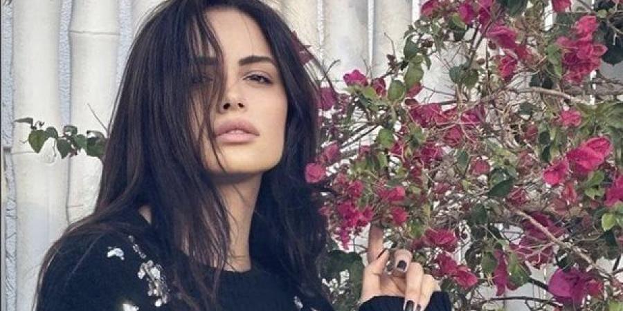 آمال
      ماهر
      تخرج
      عن
      صمتها
      وترد
      على
      أنباء
      زواجها
      من
      ثري
      إماراتي