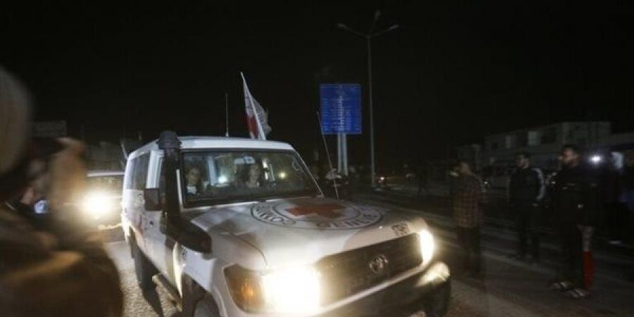 مسؤول
      إسرائيلي:
      حماس
      لديها
      ما
      يكفي
      من
      الأسرى
      لتمديد
      الهدنة