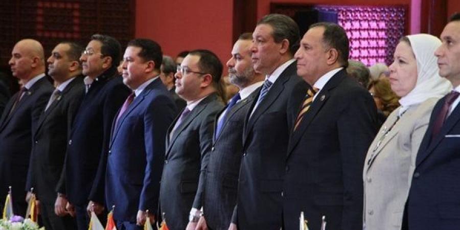 أمين
      الشعب
      الجمهوري:
      الدفع
      بالمرشح
      حازم
      عمر
      لم
      يكن
      «كمالة
      عدد»