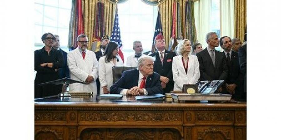 ترامب
يدعو
أوكرانيا
إلى
«التحرك
سريعاً»
في
المفاوضات
حول
إنهاء
النزاع
مع
روسيا