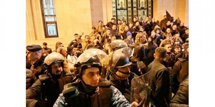 اليوم الثالث للموازنة: طرح زيادة رواتب العسكريين يوقف الجلسة وهرج ومرج قبل المخرج التوافقي