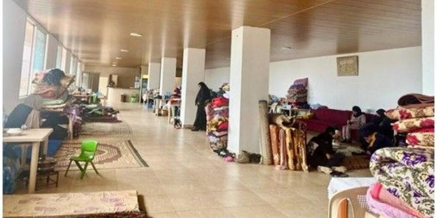 دير الأحمر تستقبل 8000 نازح موزعين على 5 مراكز إيواء