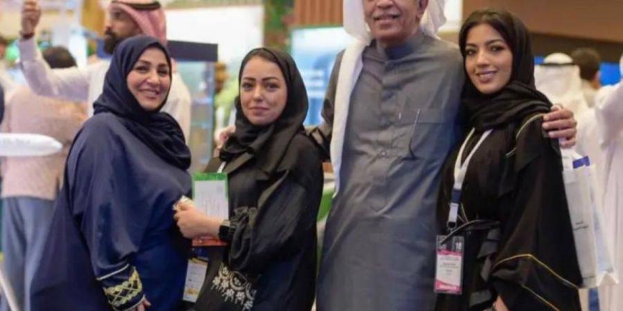 حين تتحول المهنة إلى إرث.. غفران مكي تودّع والدها وتعيد التذكير بقيمة الإعلام السعودي - ترند نيوز