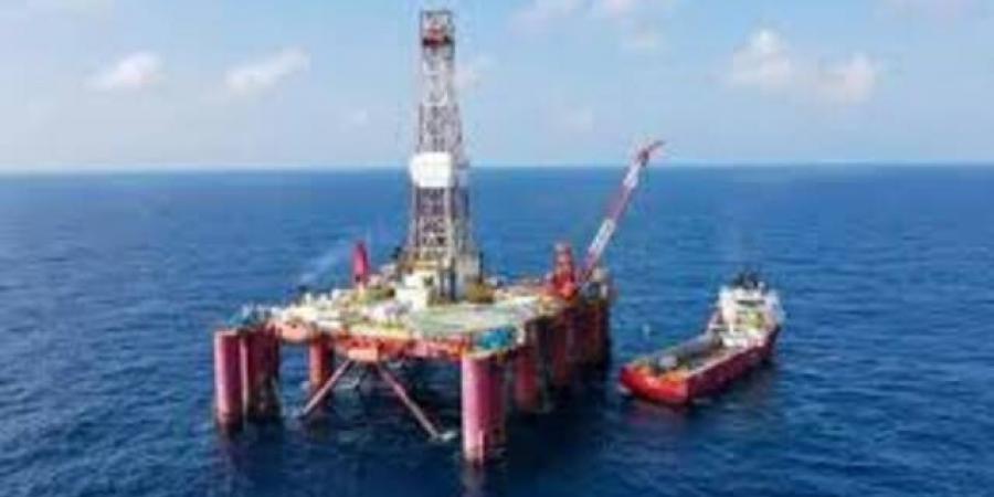 النفط يقفز 13% بعد تهديدات ترامب بضربات قاسية لإيران