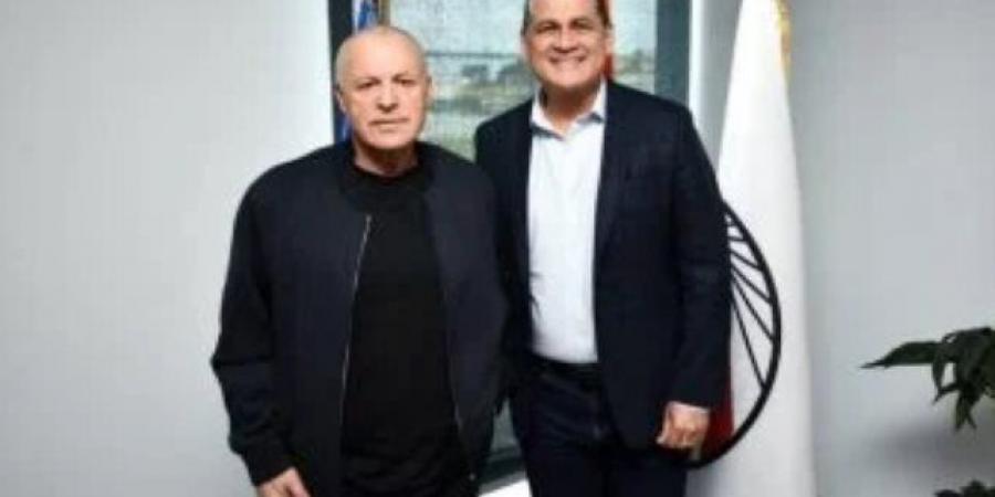 شوبير: اتحاد الكرة يتجه لتمديد عقد أوسكار رويز فى لجنة الحكام موسما إضافيا