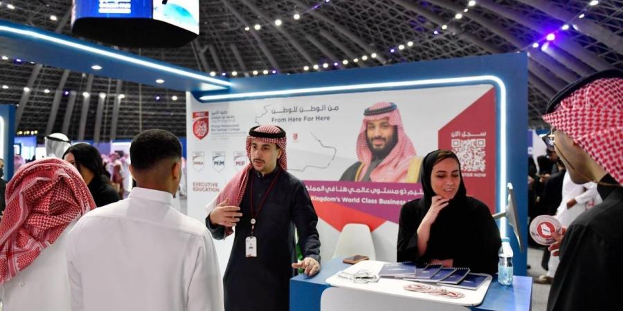 كلية الأمير محمد بن سلمان تستعرض مسارات التطوير المهني في الملتقى المهني - ترند نيوز