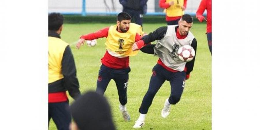 «الأبيض» تدرب في بيشكيك.. ولا غيابات جديدة أمام الشباب العُماني