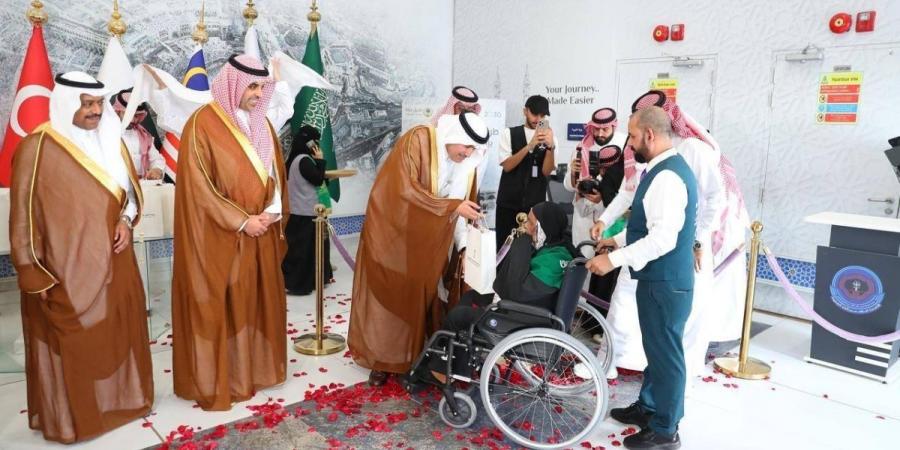«وزير النقل» يستقبل أولى رحلات الحجاج لموسم الحج عبر مبادرة «طريق مكة» - ترند نيوز