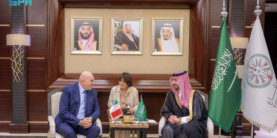 وزير الدفاع يلتقي وزير الدفاع الإيطالي - ترند نيوز