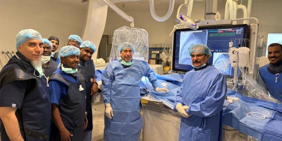 فريق طبي من جامعة الملك عبدالعزيز وتجمع الجوف ينجح في إجراء أول عملية "قسطرة قلب للأطفال" بالقريات - ترند نيوز