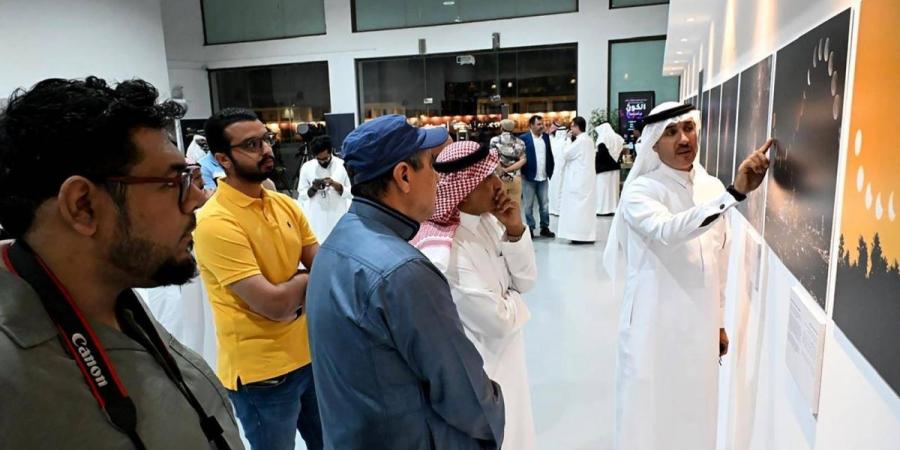 38 عملا فنيا يوثق «الكون في أبهى صورة» بالدمام - ترند نيوز