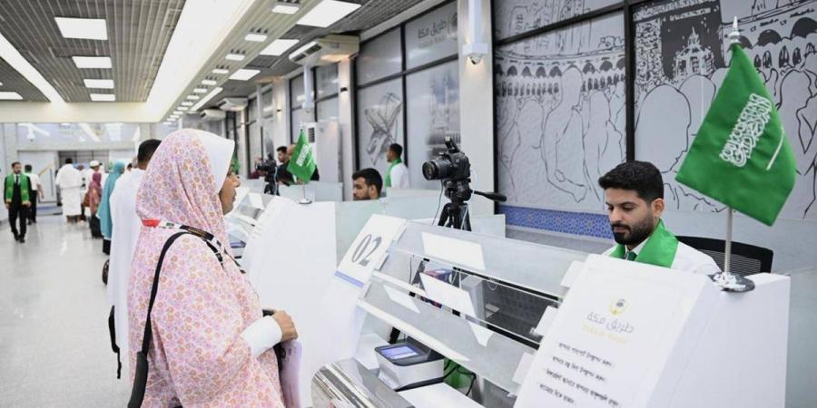فريق عمل مبادرة «طريق مكة» في بنجلاديش يعكف على خدمة ضيوف الرحمن - ترند نيوز