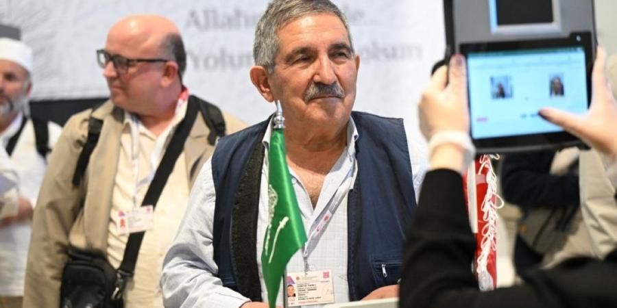 حجاج إسطنبول: مبادرة «طريق مكة» تيسر الإجراءات 
وتعزز راحة ضيوف الرحمن - ترند نيوز