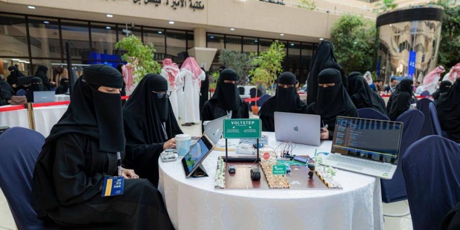 ابتكارات طلابية بجامعة القصيم تحول الحركة ومخلفات النخيل إلى حلول مستدامة - ترند نيوز