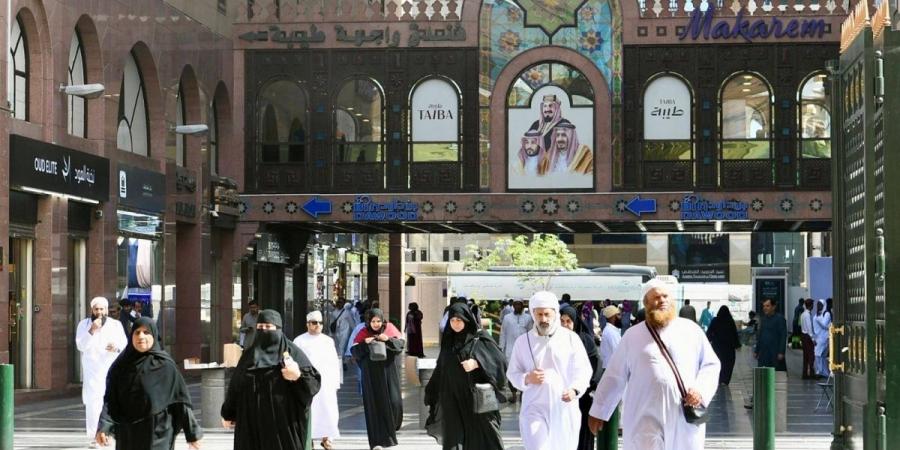المدينة المنورة تودّع ضيوف الرحمن المتجهين إلى المشاعر المقدسة وتستقبل زوار الداخل - ترند نيوز