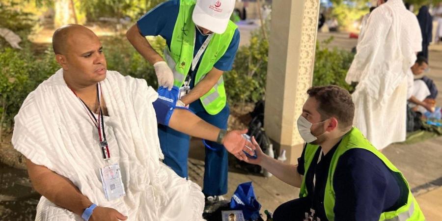 دعوات ضيوف الرحمن واكتساب الخبرات دفعنا للتطوع في الحج  - ترند نيوز