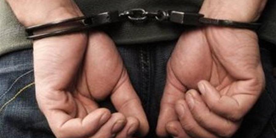 النيابة توجه 4 تهم لـ 3 متهمين بخطف سيدة والتعدي عليها بمقبرة بالخليفة