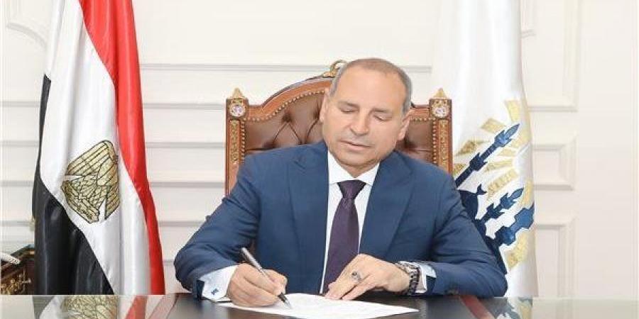 محافظ القاهرة يستعرض إنجازات مركز شبكات المرافق