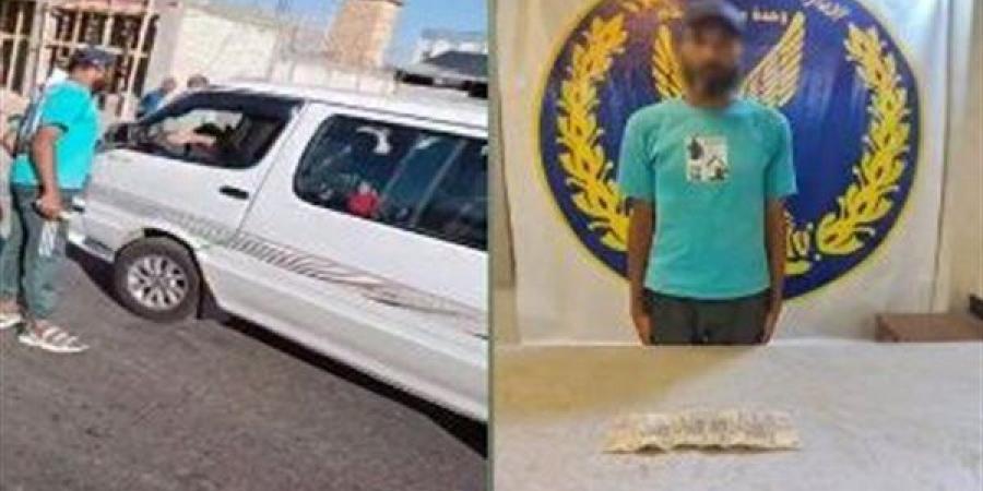 ضبط شخص لمزاولته مهنة منادي سيارات بدون ترخيص في السلام