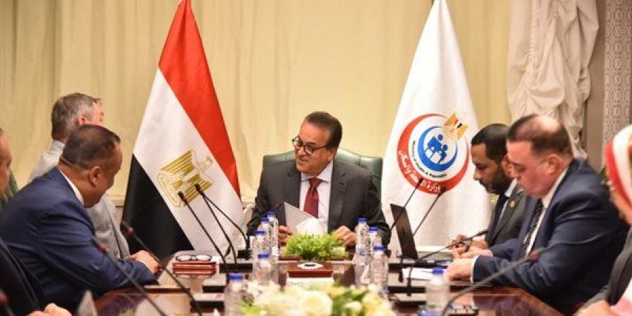 وزير الصحة يبحث نقل تكنولوجيا تصنيع كواشف وأنظمة فصائل الدم إلى مصر