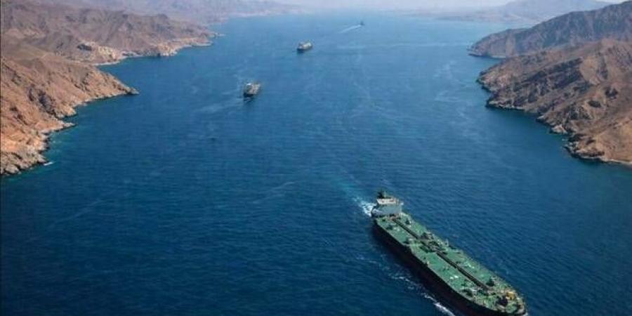 ارتفاع شحنات النفط عبر مضيق هرمز بعد التهدئة بين واشنطن وطهران
