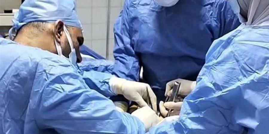 إنقاذ مريض من تسمم دموي وإجراء 11 جراحة دقيقة بمستشفى المنيا