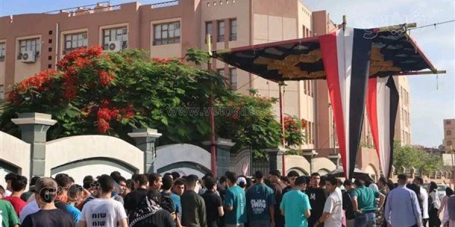 مراجعة نهائية في النحو والأدب قبل امتحان اللغة العربية للثانوية العامة 2026