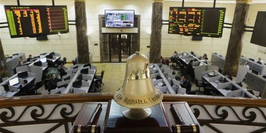 العقارات والخدمات المالية يقودان تداولات البورصة المصرية خلال أسبوع