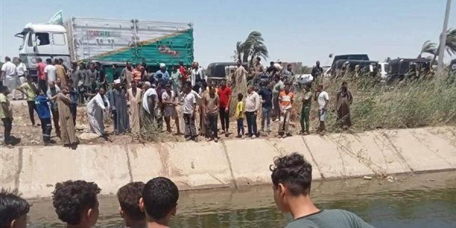 ​مصرع 8 أطفال إثر سقوط تروسيكل في ترعة بأسيوط أثناء عودتهم من العمل