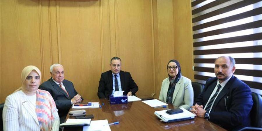 وزير التعليم العالي يترأس اجتماع اللجنة العليا للقوافل التنموية الشاملة