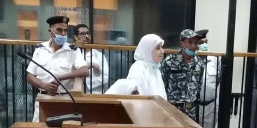 محاكمة عائشة الشاطر في قضية خلية التجمع بعد قليل