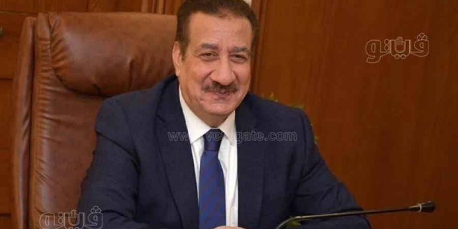 محافظ بورسعيد يخفض الحد الأدنى للمرحلة الثانية بالثانوية العامة إلى 232 درجة