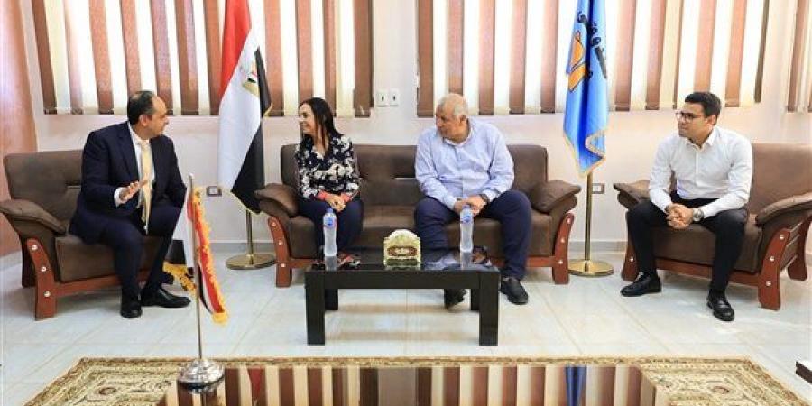 وزيرة التضامن تتابع جهود مركز "العزيمة" وتدعو عمد ومشايخ مطروح لدعم المتعافين