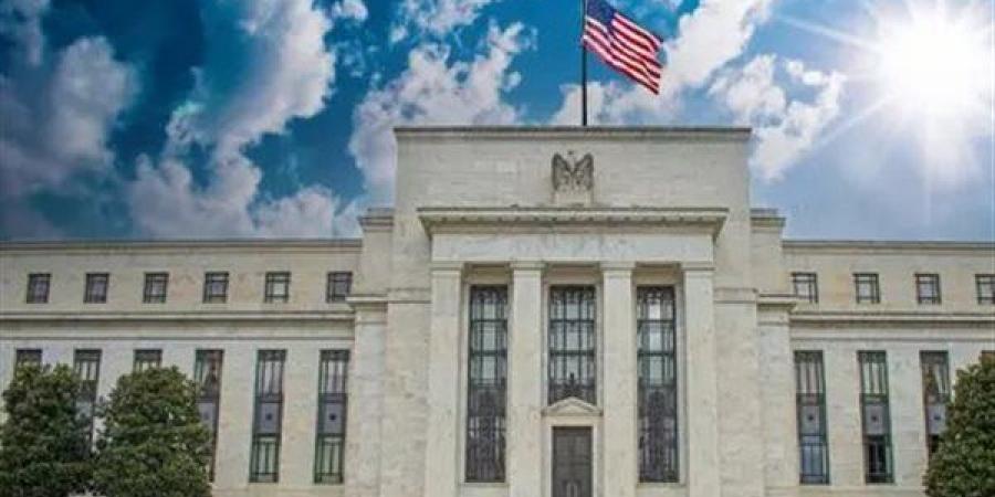 رغم مطالبات ترامب بالخفض، الفيدرالي الأمريكي يثبت الفائدة في خامس اجتماعات 2026