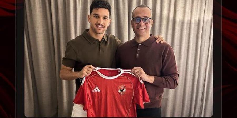منصف بقرار أحدثهم، الأهلي يتعاقد مع 15 مهاجمًا في عهد محمود الخطيب