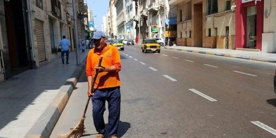 خلال 3 أيام، رفع 227 طنًا من المخلفات والتراكمات بالطريق الدولي الساحلي بالإسكندرية