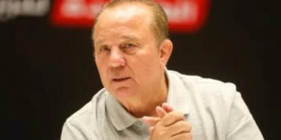 شوقى غريب يعقد اجتماعًا مع رؤساء ومديري قطاعات الناشئين والشباب بالأندية
