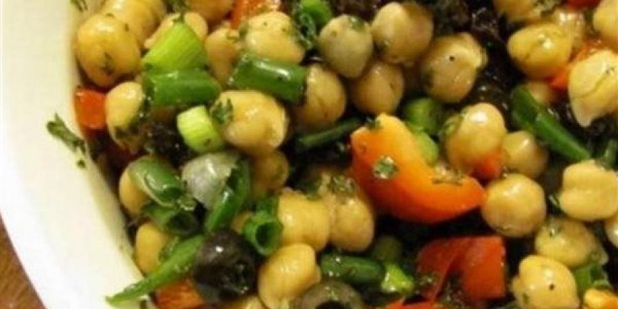 طريقة عمل سلطة الحمص، مغذية وسهلة التحضير
