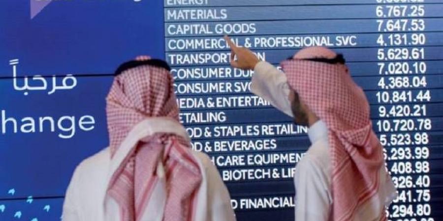 مؤشر "تاسي" يتراجع بالمنتصف بضغط من قطاعي الإعلام والأغذية