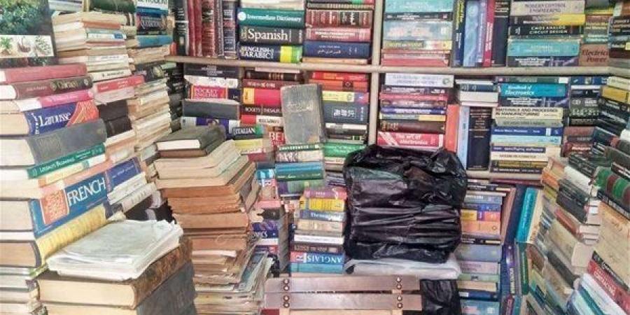 سقوط مطبعة غير مرخصة بالجيزة، ضبط أكثر من 77 ألف نسخة كتاب دراسي وأغلفة مخالفة