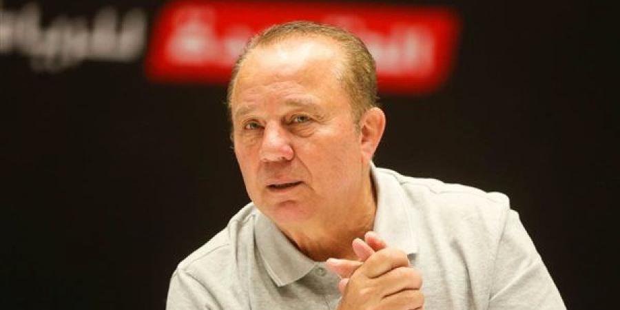 شوقي غريب يجتمع بالأجهزة الفنية والإدارية والطبية للمنتخبات الوطنية