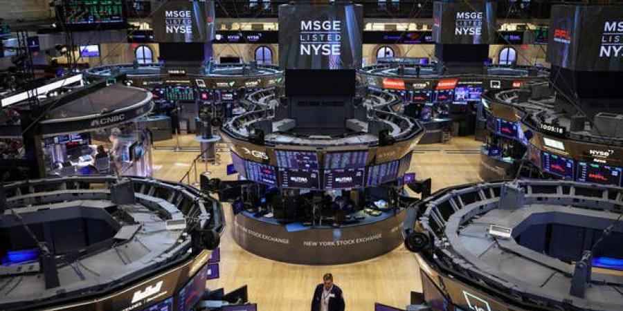 الأسهم الأمريكية تتراجع مع صعود عوائد السندات وأسعار النفط